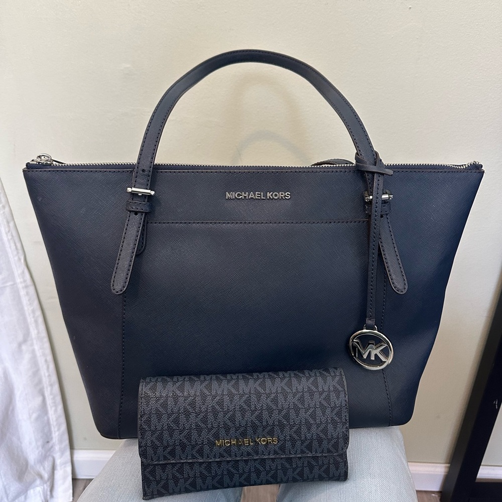 Michael Kors Tote & Wallet